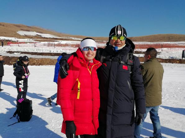 燃情冰雪 拼出未来丨维吾尔族女孩迪妮格尔 期待北京冬奥会上为国争光