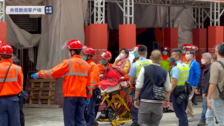 香港铜锣湾世贸中心起火 8人入院治疗1人正在抢救