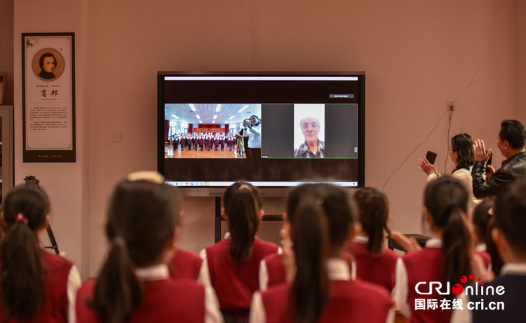 (原创)石家庄市鹿泉区北外附属凤凰外国语学校举行伊莎白教授106岁生日庆祝会_fororder_微信图片_20211216115653