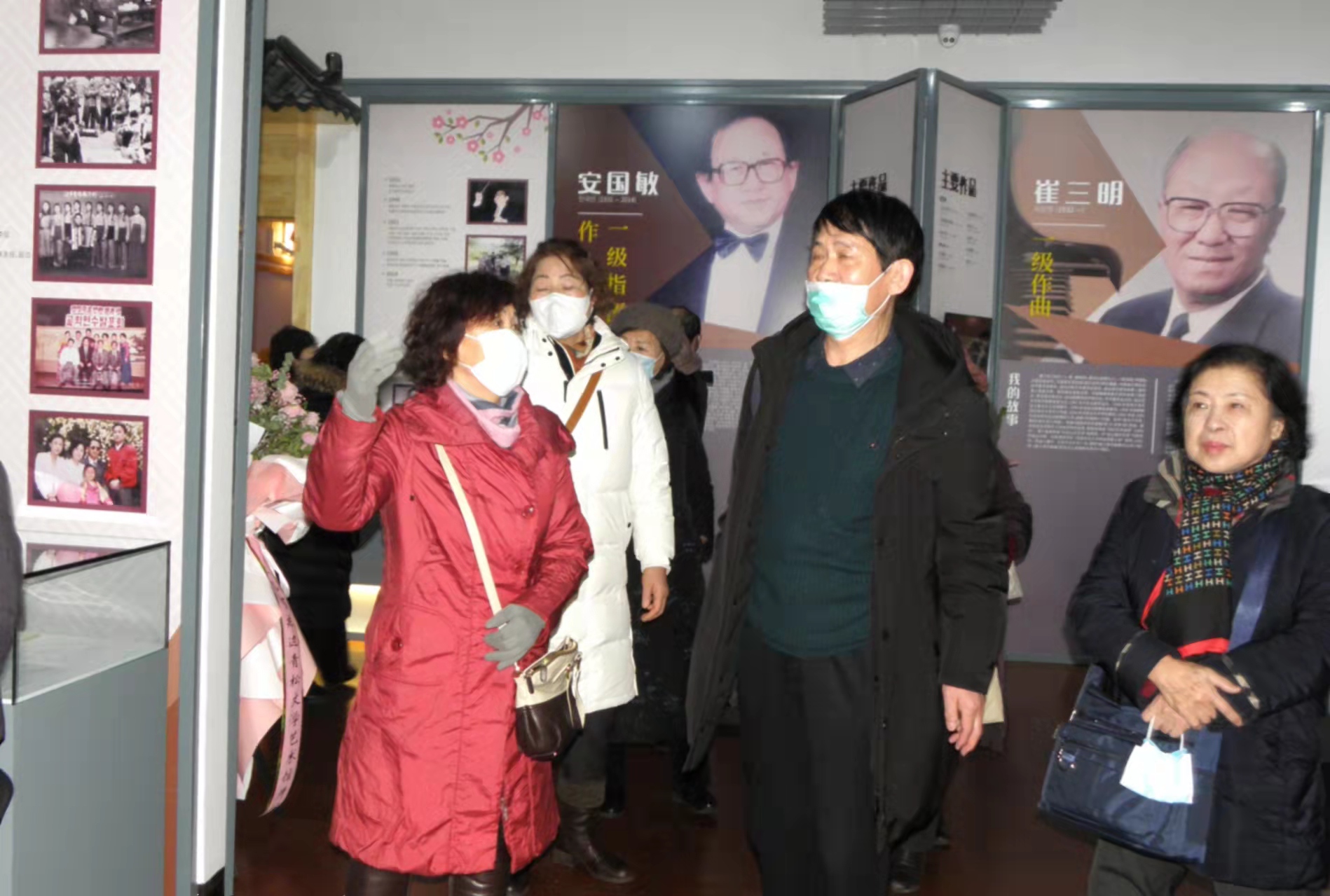 [청취자 내신] 연변 로간부대학 성악반 사생들 중국조선족명인전 참관_fororder_505e3aa6823a39796ece4bfbab57b92