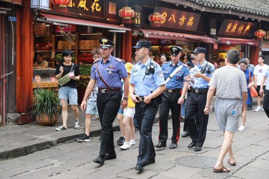 【CRI专稿 列表】中意警察在重庆沙坪坝区开展联合巡逻