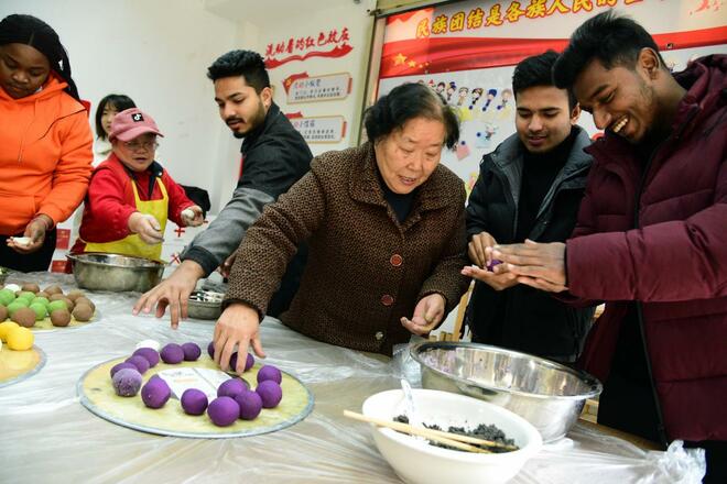 Solstis Musim Sejuk Disambut secara Tradisi_fororder_20201221dz1