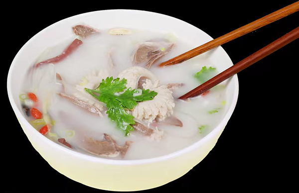 简阳羊肉汤 供图 简阳市委宣传部一碗热气腾腾的羊肉汤,可以开启幸福
