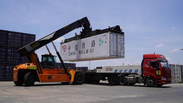 ປະລິມານການຂົນສົ່ງເຄື່ອງຂອງຕາມເສັ້ນທາງລົດໄຟລາວ-ຈີນເພີ່ມຂຶ້ນຢ່າງໝັ້ນທ່ຽງ ປະລິມານການຂົນສົ່ງເຄື່ອງຂອງຕາມເສັ້ນທາງລົດໄຟລາວ-ຈີນເພີ່ມຂຶ້ນຢ່າງໝັ້ນທ່ຽງ_fororder_12