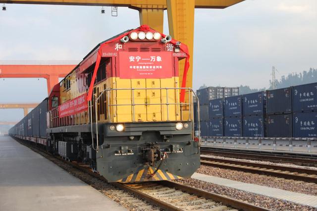 ປະລິມານການຂົນສົ່ງເຄື່ອງຂອງຕາມເສັ້ນທາງລົດໄຟລາວ-ຈີນເພີ່ມຂຶ້ນຢ່າງໝັ້ນທ່ຽງ ປະລິມານການຂົນສົ່ງເຄື່ອງຂອງຕາມເສັ້ນທາງລົດໄຟລາວ-ຈີນເພີ່ມຂຶ້ນຢ່າງໝັ້ນທ່ຽງ_fororder_11