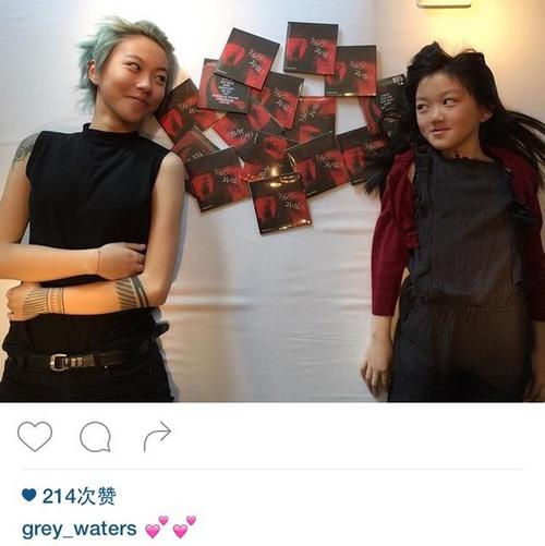 王菲与窦靖童同框王菲女儿窦靖童成长照曝光