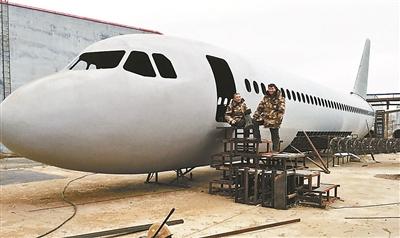 男子80万手工造“空客A320”全程直播获十几万粉丝