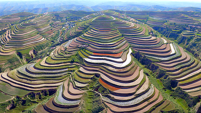 绿色 在黄土高原上铺展——黄河中游水土流失治理记 绿色 在黄土高原上铺展——黄河中游水土流失治理记_fororder_3