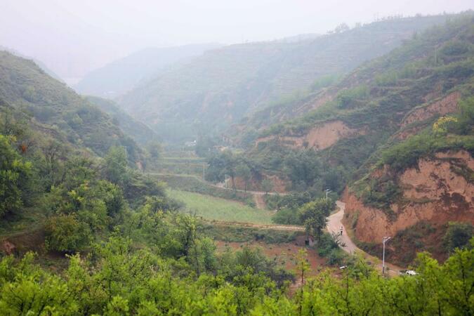 绿色 在黄土高原上铺展——黄河中游水土流失治理记 绿色 在黄土高原上铺展——黄河中游水土流失治理记_fororder_5