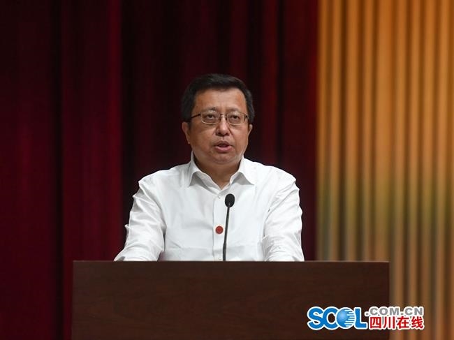 眉山市委书记慕新海而统计显示,依靠天府新区这块"金字招牌",今年前4