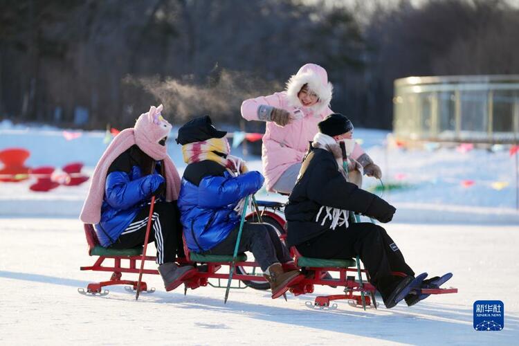 ໄຂງານວາງສະແດງສິລະປະຫິມະແລະນ້ຳກ້າມທ້າຍຢາງດາວນະຄອນຮາບິນແຂວງເຮີ່ຍລົງຈ່ຽງ ໄຂງານວາງສະແດງສິລະປະຫິມະແລະນ້ຳກ້າມທ້າຍຢາງດາວນະຄອນຮາບິນແຂວງເຮີ່ຍລົງຈ່ຽງ_fororder_微信图片_20211225125550