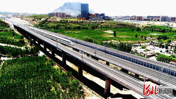 北京2022年冬奥会配套工程崇礼铁路绿色长廊工程完工