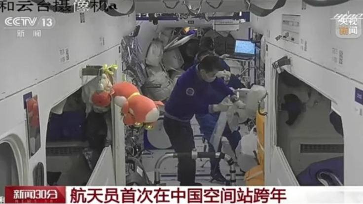 अंतरिक्ष में चीनी अंतरिक्षयात्रियों ने कैसा मनाया नववर्ष_fororder_2