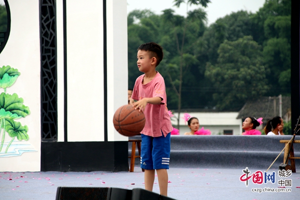 （转载）四川：宜宾市南溪区首届家风文化旅游节在裴石镇举行