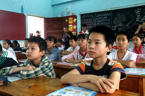 （转载）宜宾海事走进李庄中心校上“防溺水”安全教育课