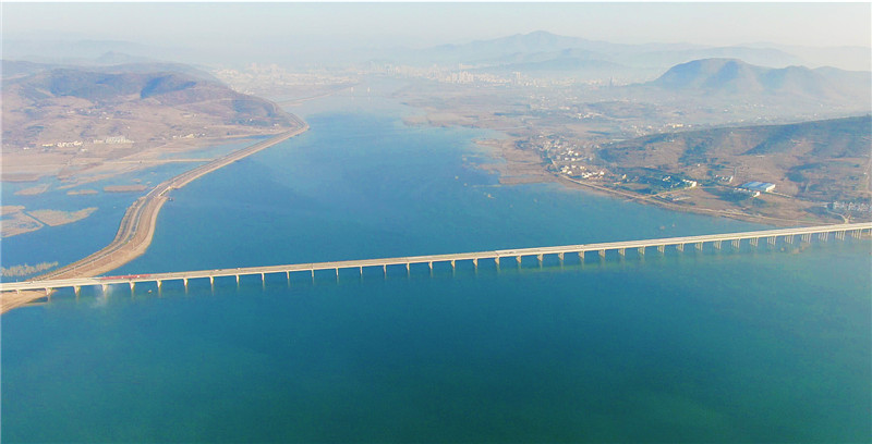 渑淅高速公路控制性工程——张湾特大桥全线贯通_fororder_张湾特大桥 (1)