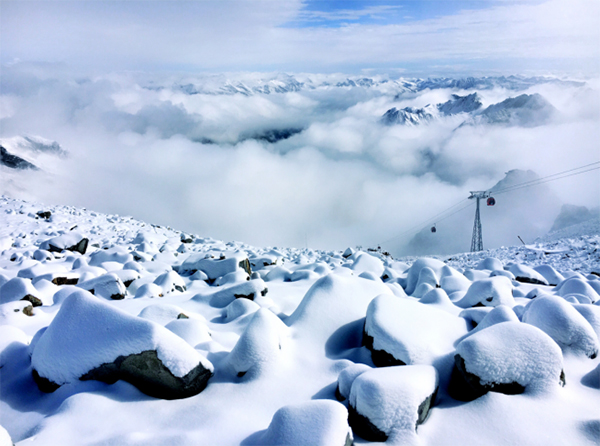 达古冰川雪景 供图 达古冰川景区现场,达古冰川景区管理局营销处处长