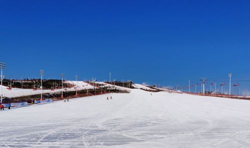 朔州冰雪主题受追捧 元旦假期周边游唱主角