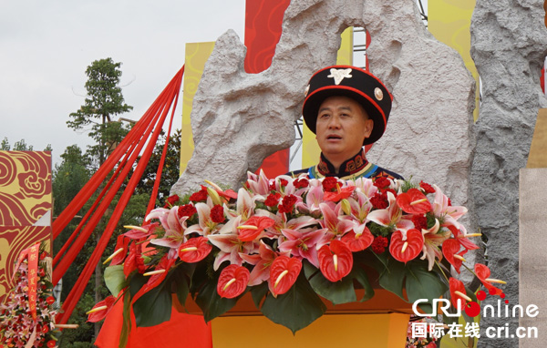 图片默认标题_fororder_北川县委副书记县长瞿永安为电影《禹城秘事》致辞-摄影杨明