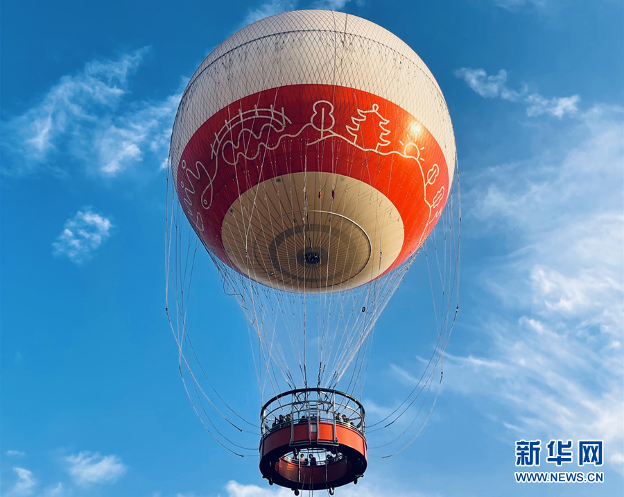 “东湖彩旦”观光氦气球元旦开启试运营