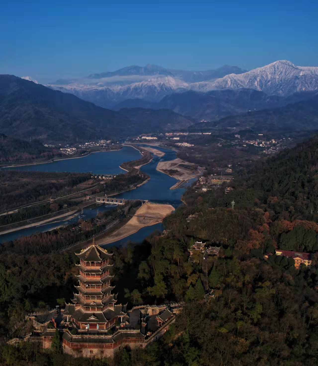 (转载)这里是都江堰,离雪山最近的公园城市!