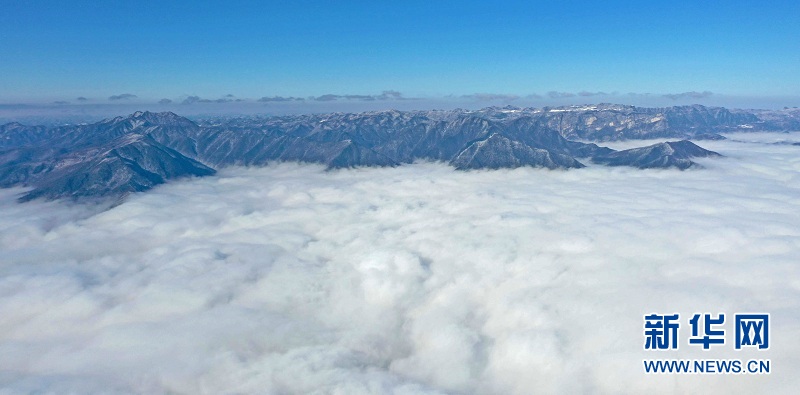 武陵山腹地邂逅云海雪原