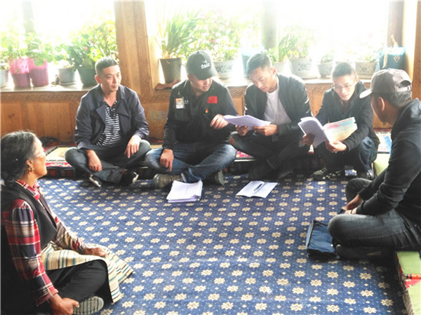 图片默认标题_fororder_2、下木拉乡脱贫大排查现场