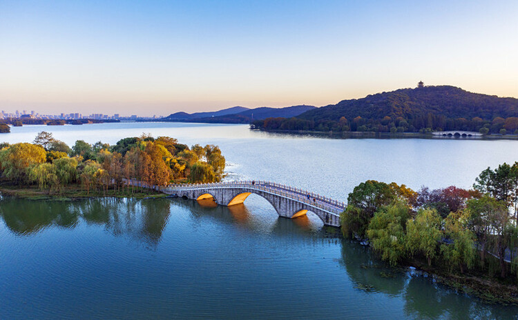 无锡滨湖:览湖光旖旎 赏绝色生香