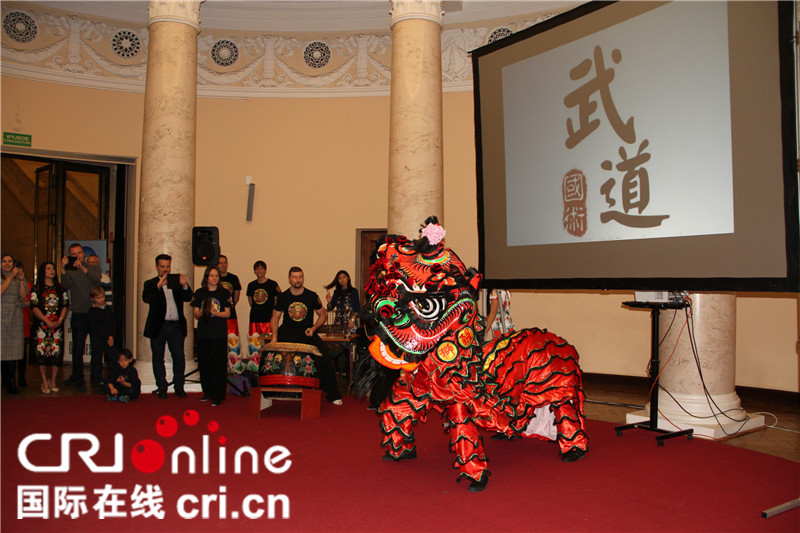 中国文化之夜活动在华沙举行醒狮点睛仪式令人眼前一亮