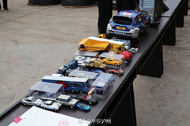 四川泸州警方追回几十台被盗&quot;豪车&quot;:莫名有点萌
