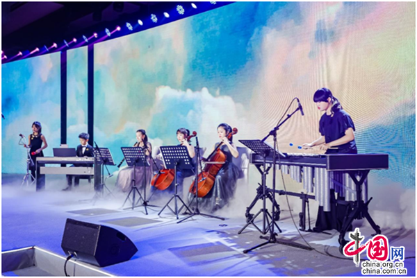 广东:“为梦想加一课”慈善之夜在深圳举行 广东:“为梦想加一课”慈善之夜在深圳举行