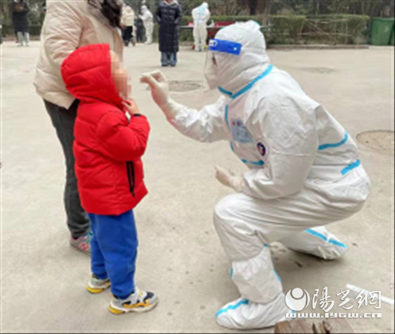 (转载)“我的邻居是‘天使’” 西安交大二附院医护志愿服务社区核酸采样受称赞