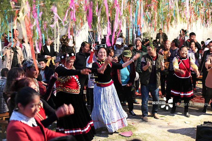 图片默认标题_fororder_傈僳族婚礼（资料图）