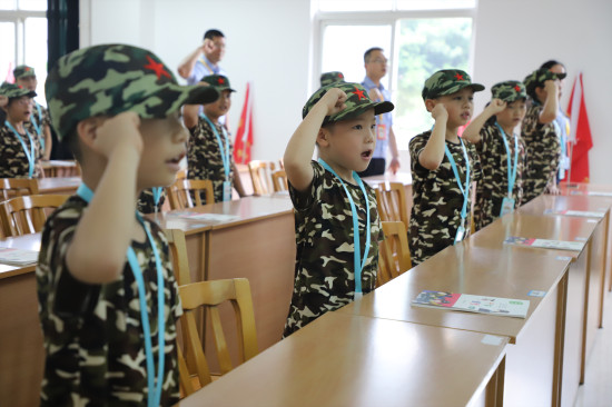 【法制安全】重庆九龙坡警方开办“九警少年营” 40名儿童集结