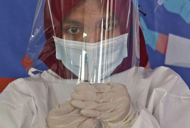 ອິນໂດເນເຊຍເລີ່ມສັກວັກຊິນໂຄວິດ-19 ເຂັມທີ 3 ໃຫຜູ້ມີອາຍຸສູງກວ່າ 18 ປີ ນັບແຕ່ວັນທີ 12 ມັງກອນນີ້ ອິນໂດເນເຊຍເລີ່ມສັກວັກຊິນໂຄວິດ-19 ເຂັມທີ 3 ໃຫຜູ້ມີອາຍຸສູງກວ່າ 18 ປີ ນັບແຕ່ວັນທີ 12 ມັງກອນນີ້_fororder_印尼加强针