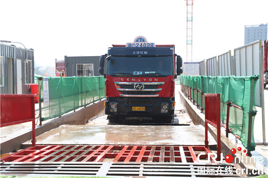 【CRI专稿 列表】重庆交巡警整治运渣车显成效：逾两月查违超1.5万件