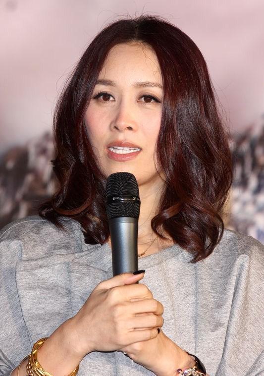 那英和高峰的儿子13岁了 阳光帅气明星范十足
