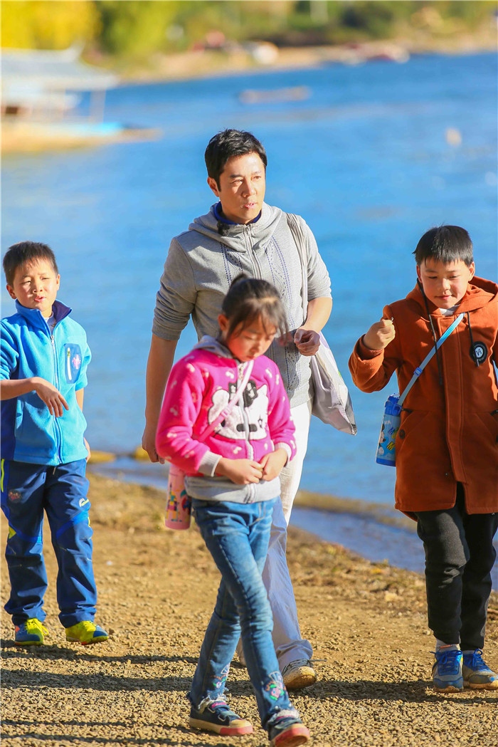 《让世界听见》蔡国庆带大托村孩子游泸沽湖
