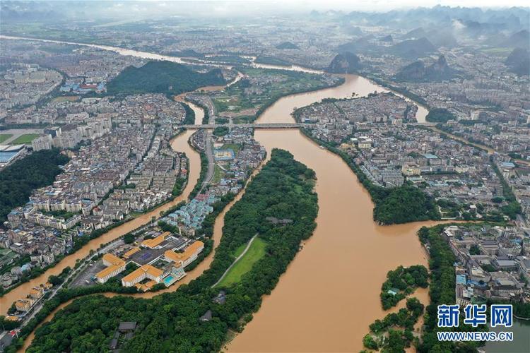 广西桂林：暴雨致漓江水位超警戒线