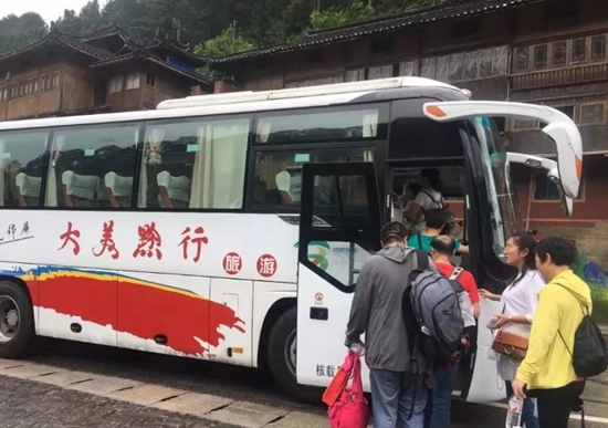 （在文中作了修改）贵州凯里：应急救援调度及时有序     500余名南花被困游客转危为安