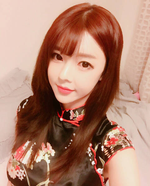 韩国爆红网络女主播阿英