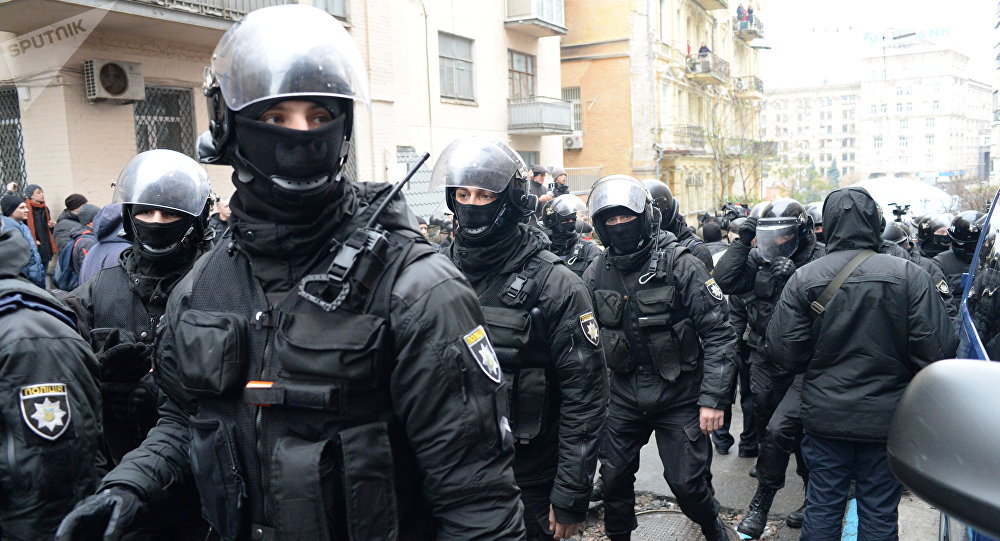 萨卡什维利率示威者要弹劾波罗申科 遭乌克兰通缉
