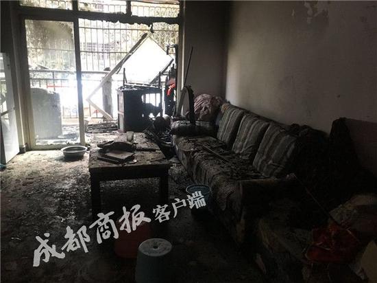 90岁老太家中烧纸引发火灾 第一反应是抢救辣椒酱