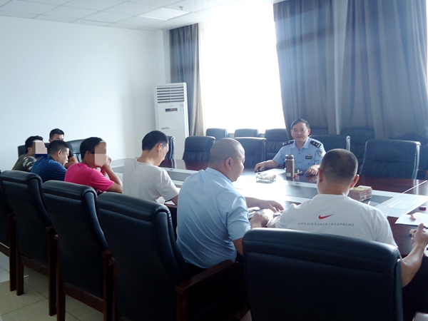 （转载）迎庆3号：包工头拖欠民工工资 宜宾翠屏警方及时帮助追薪