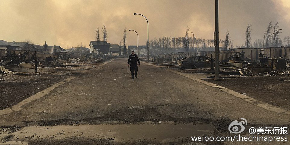 宇航员拍摄太空中加拿大火灾烟雾弥漫场景(高清组图)