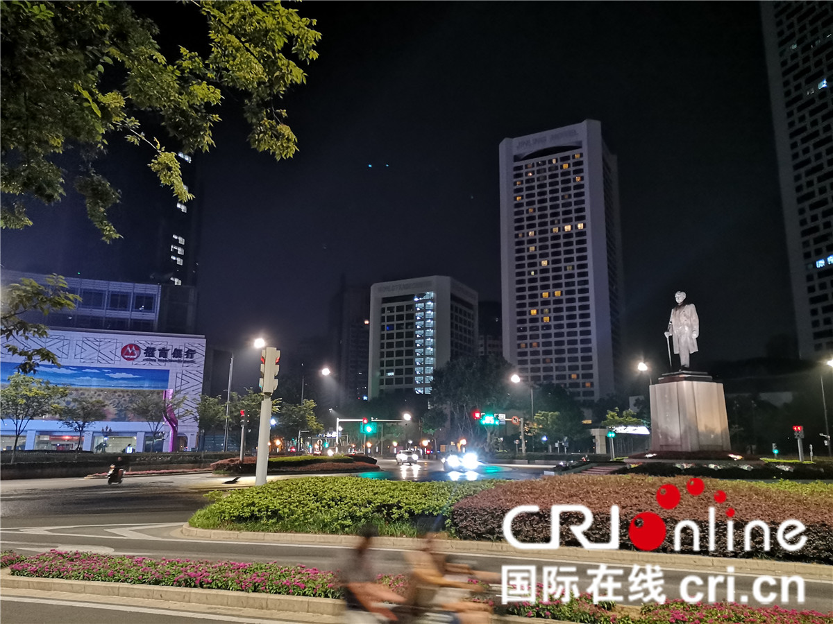 （原创 焦点图）梦乡之外 凌晨3点的南京
