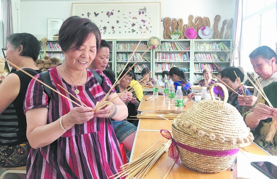 （转载）四川省非遗特色草编体验基地成立 老手艺人免费授课