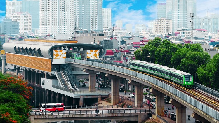 “一带一路”倡议重点项目 越南首条城市轻轨开通运营
