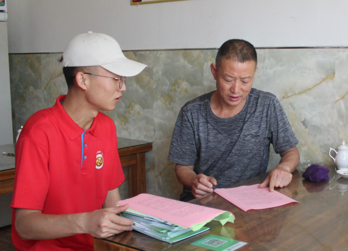 陕西财经职业技术学院与商洛市柞水县凤凰镇政府联合开展“保护秦岭·爱我家园”宣传