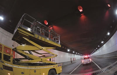 （焦点图）南京应天大街长江隧道完成养护 恢复24小时通车